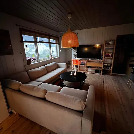Appartement Close To Centre Of Kristiansand, 4 Bedrooms 2 Bathrooms